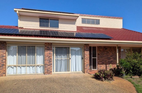 Banksia Beach House | Flamingo Sunset Retreat