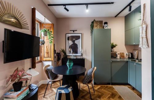 Santo Condestavel Apartment | FLH Campo Ourique Afro-Bohemian Retreat