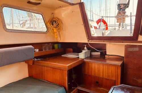 Lisbon Boat Rental | Floating Nights with Janaina