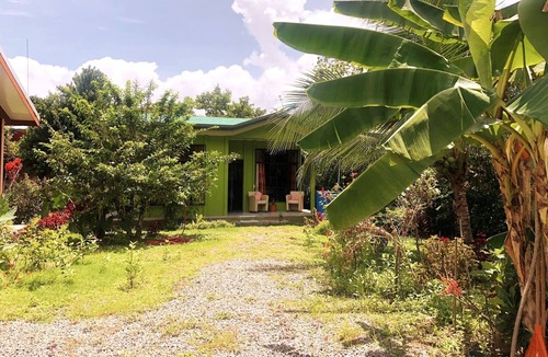 Cahuita Villa | Flower & Leaf Guesthouse Villa - A Beachside Hideaway