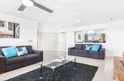 Surfers Paradise Apartment | Focus Apartments Large 3 Bedroom Beachfront Apartment