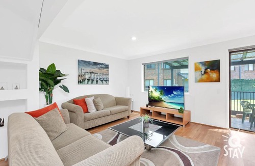 Nerang Apartment | Fountain View Estate - QSTAY