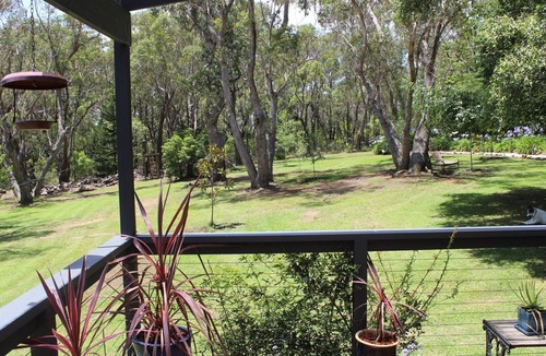 Wentworth Falls House | Four Seasons - Blue Mountains Home - Private Bushland with Spa & Fire place