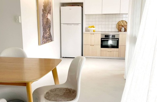 Surfers Paradise Apartment | Freddies - pet friendly! last minute discount!