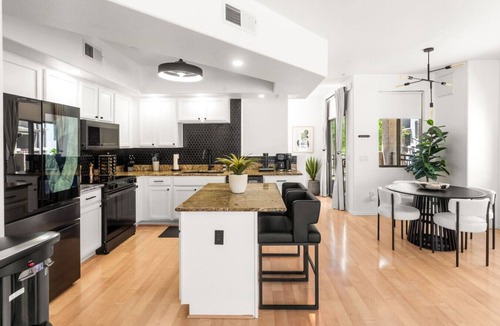 Tempe Villa | Freestanding Cubs Retreat near ASU off L-101 & 202