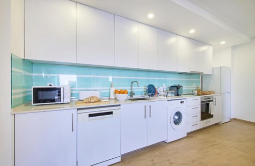 Setubal Apartment | Fresh & Sunny, 5 min walk to Beach, by TimeCooler