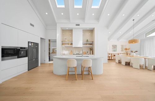 Banksia Beach House | Freshwater Retreat - Banksia Beach Luxe Living