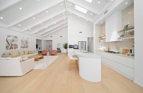 Banksia Beach House | Freshwater Retreat - Banksia Beach Luxe Living