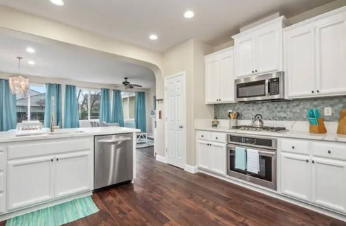 Roosevelt House | Fresno House - BBQ, Fire Pit, 3 Bed, 2 Bath & 2 Car Garage!