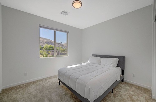 Spring Valley House | Full House in Las Vegas - Close to EVERYTHING, just MINUTES from the LV Strip