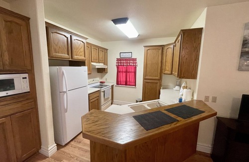 Coulterville House | Full house near Yosemite National Park, with spacious rooms and Mountain views.