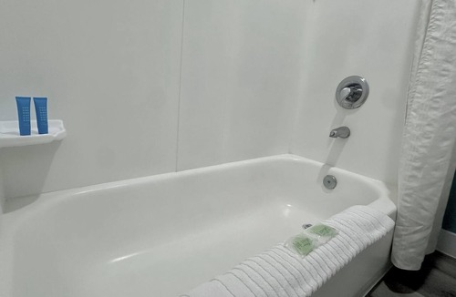 Las Vegas Hotel | Fully Furnished Hotel Suites in Las Vegas with Fitness Room and Outdoor Pool