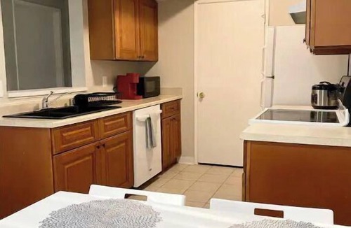 Las Vegas Condo | Fully Furnished w/Amenities & Parking
