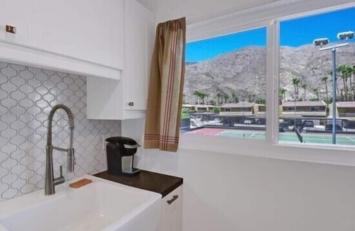 The Mesa Condo | Fully loaded PS getaway & gorgeous views
