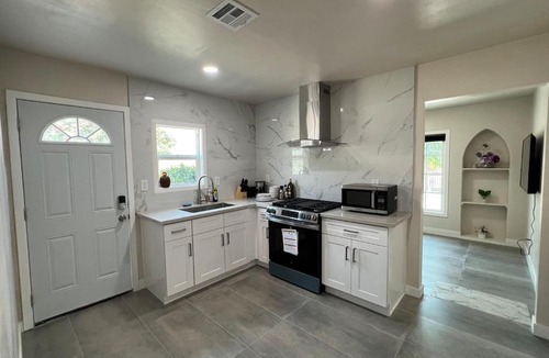 Baldwin Park Apartment | Fully remoded 1B1B Home in baldwin Park3369A