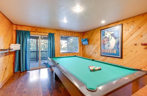 Pioneer Trail House | Game Rooms, Sauna & Decks: South Lake Tahoe Home