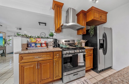 National City House | Garage, Gated Yard, near SD Gaslamp, DT, 4BR/2Bth