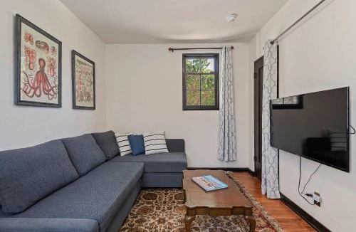 Montecito House | Garden Cottage at Miramar Beach with Shared Deck