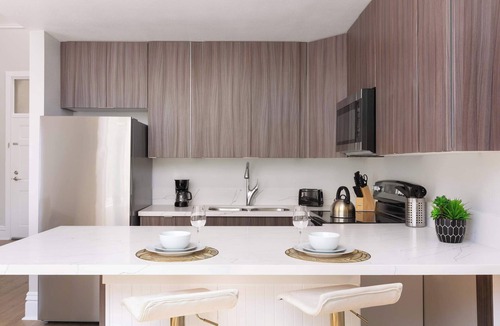 Gaslamp Quarter House | Gaslamp Loft Getaway | Sleeps 7 in Style
