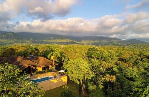 Playa Tortuga House | Gated Luxury-Sleeps 13-Ojochal-Near to beaches-ocean views
