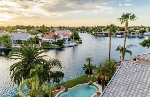 Val Vista Lakes House | GATED1Story LUX Val Vista Lakefront:Heat Pool,Boat,Spa,Kayaks,Paddleboards,Bikes