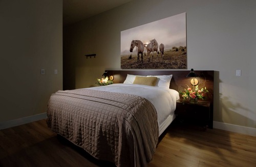 Copperopolis Hotel | Gateway Hotel, Trademark Collection by Wyndham