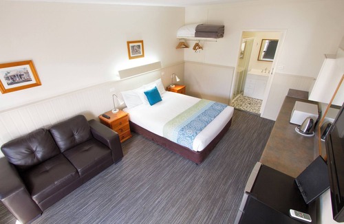 Gatton Hotel | Gatton Motel 74 Railway St, Gatton, QLD 4343