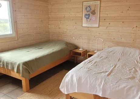 Azambuja Ski Chalet | Gemütliches Holzhaus 2 auf der Quinta Oak Tree Land mit Weitblick & Pool