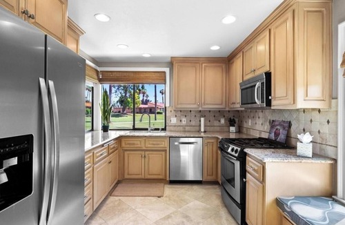 Rancho Mirage Villa | Gem of the Desert! Stunning Sunrise Country Club Condo in Rancho Mirage.