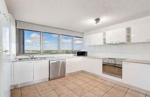 Golden Beach Apartment | Gemini Resort 55 Stunning Ocean Views