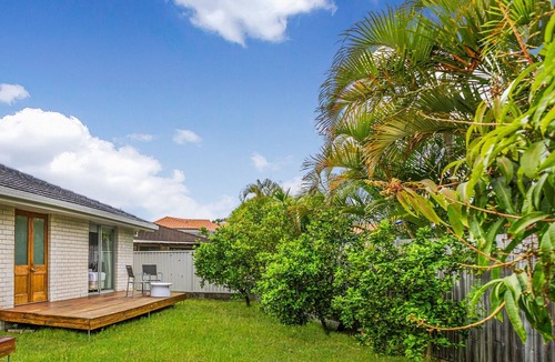 Mermaid Waters House | Getaway House - Great Value 5 mins walk to beach - Family friendly holiday home