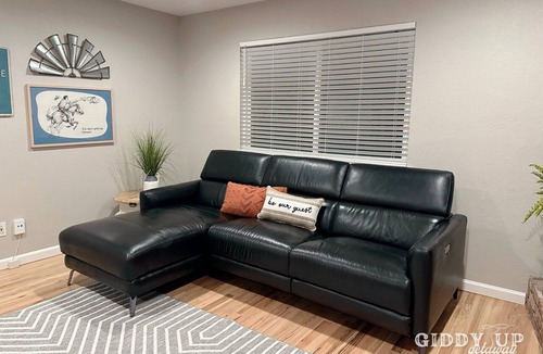 Oakdale House | Giddy Up Getaway