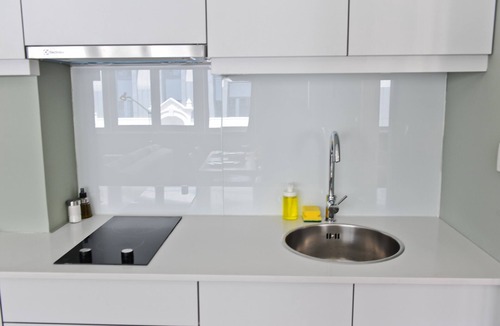 Santo Antonio Apartment | Gin o'clock in Lisbon - by Misha's Place (3A)