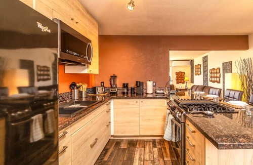 Castle Park Condo | Giraffe House Chula Vista