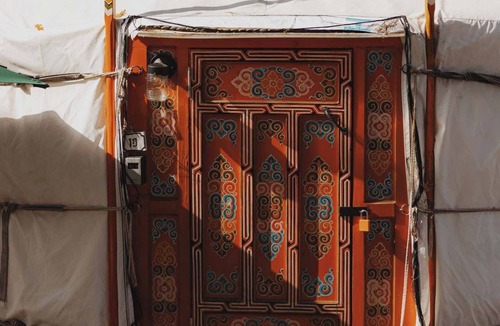 Dunlap House | Glamping yurt at a nature retreat Sequoia Highland