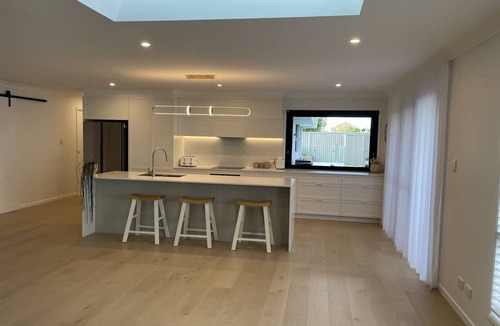 Burleigh Waters House | Gold Coast hotspot, close to beach