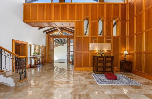 Sorrento Apartment | Gold Coast Icon With Opportunity For Subdivision