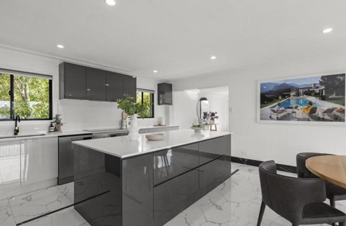 Bundall Apartment | Gold Coast Luxe Retreat