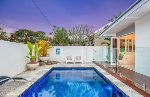 Miami House | Gold Coast-Miami Mid-Century Beach Home With Pool