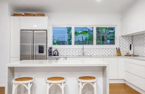 Miami House | Gold Coast-Miami Mid-Century Beach Home With Pool