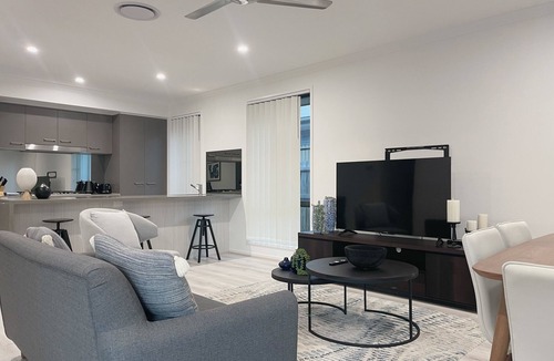 Coomera House | Gold Coast Oasis – 4BR Villa in Coomera