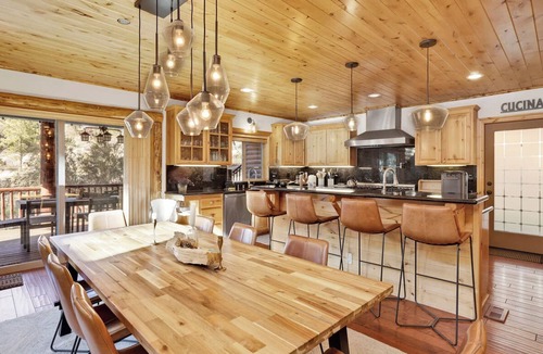 Fox Farm Cabin | Gold Rush Lodge, 6BR Hot Tub, GameRoom, Sleeps 16+
