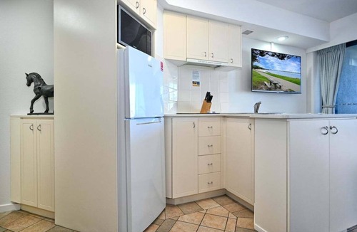 Golden Beach Apartment | Golden Beach, Ocean Views, Passage at your Doorstep