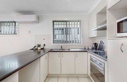 Upper Coomera House | Golden Moments - 4Bedroom Home - Coomera