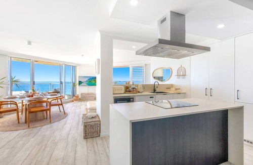 Mermaid Beach Apartment | Golden Sands of Mermaid Beach