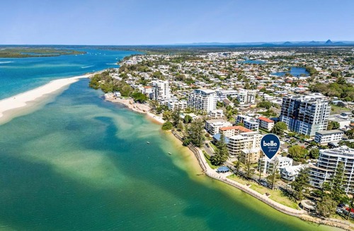 Golden Beach Apartment | Golden Views Hideaway - Ocean views & Free parking