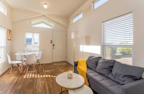 Fort Bragg House | GoldenGlow! DTFB. SameDayBooking