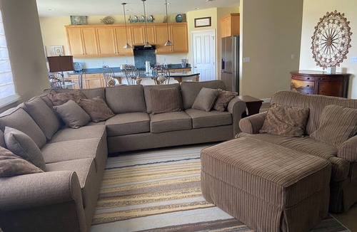 Callender House | Golf course & ocean view in gated community