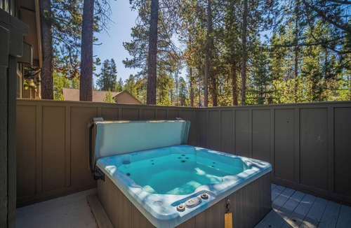 Deer Park House | Golf View Condo with Access to Exclusive Golf