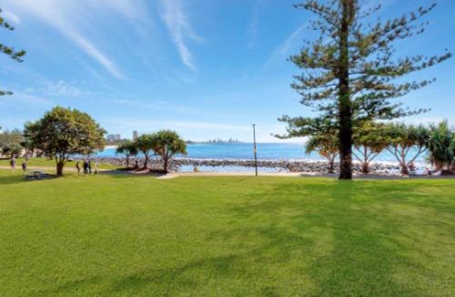 Burleigh Heads Apartment | Goodwin Towers - Hosted by Burleigh Letting